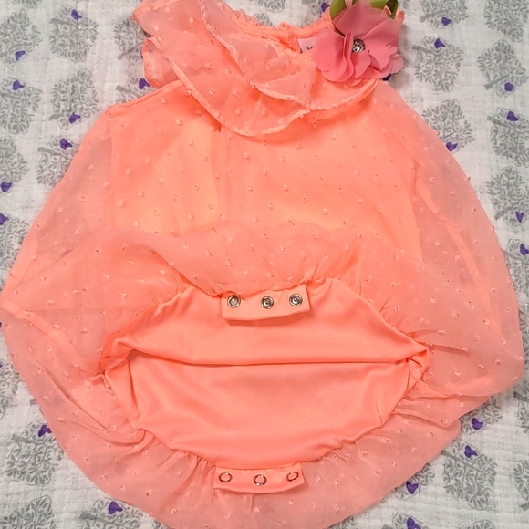 ° SZ 12MO • Onesie ° - Picture 4 of 9